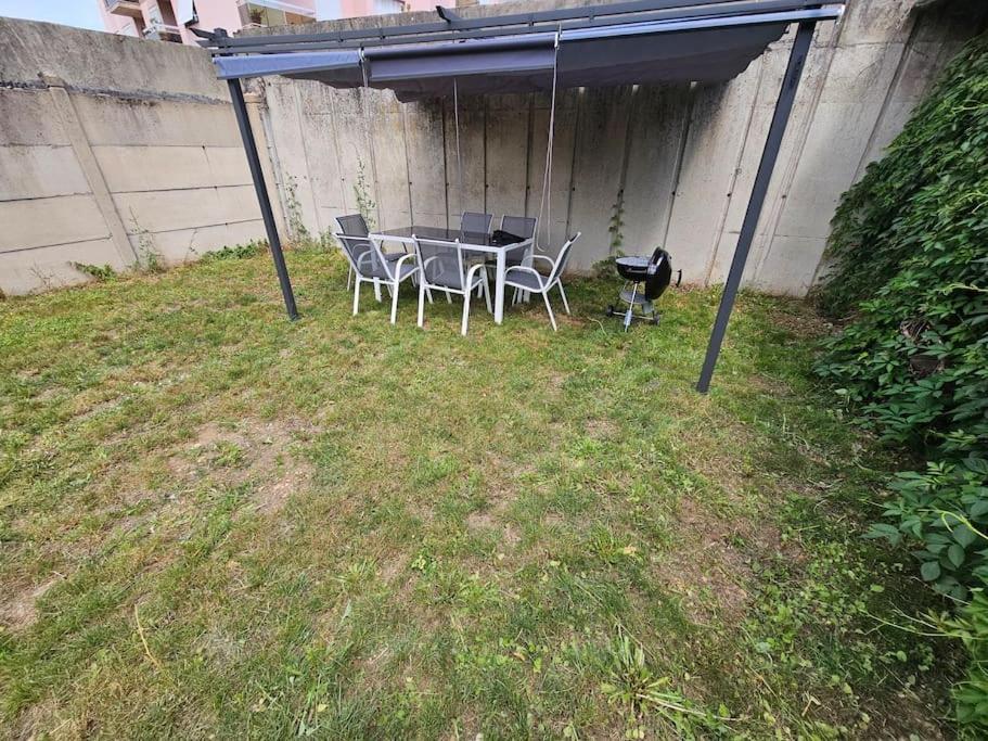 Apartment Le 14b Saint-Priest (Rhone)